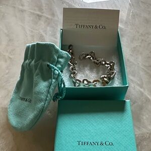 Tiffany & Co. Tiffany Heart Link Bangle 750 Bracelet with Gold center heart